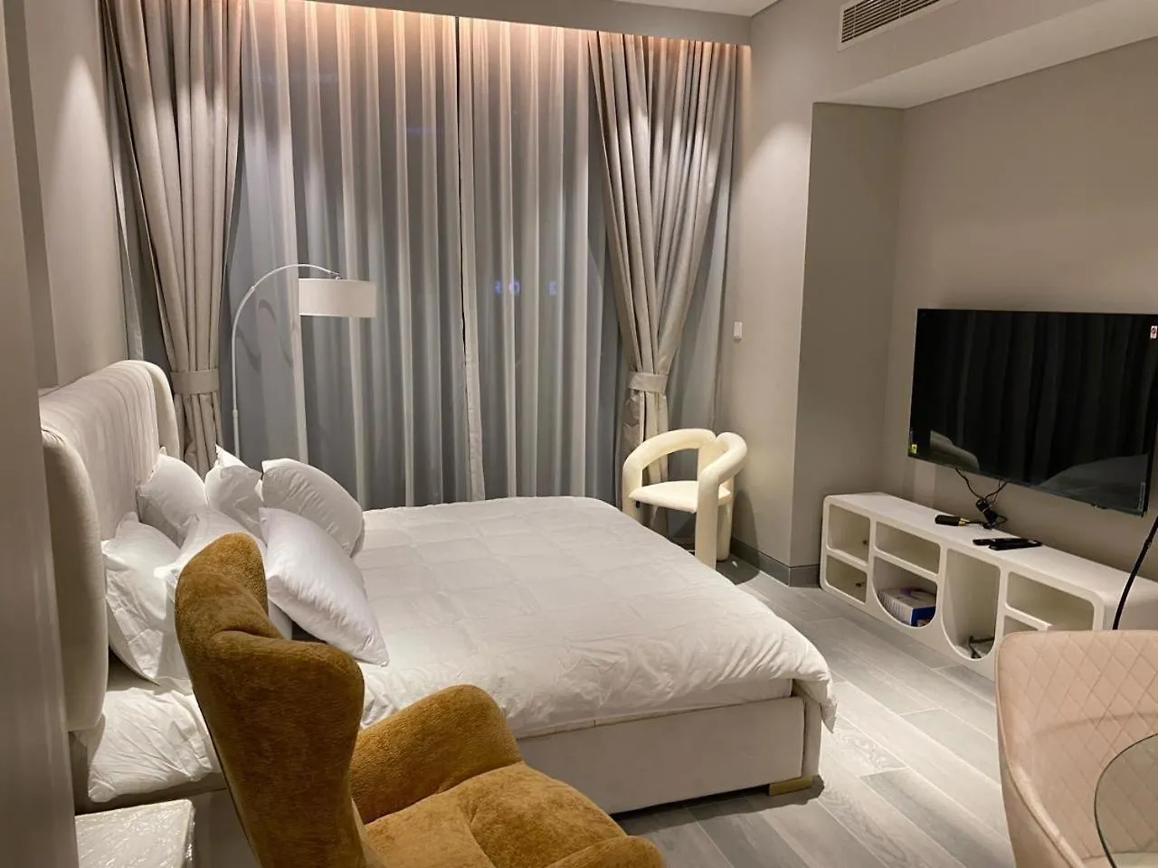 Studio Apartment With Stunning Marina And Dubai Eye View 0*,  아랍에미리트