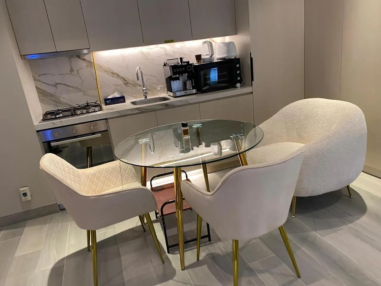 Studio Apartment With Stunning Marina And Dubai Eye View